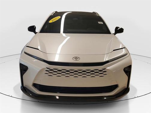 2025 Toyota Crown Signia LIMITED