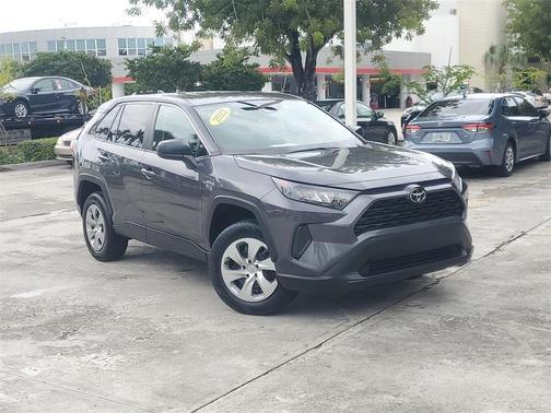 2022 Toyota RAV4 LE