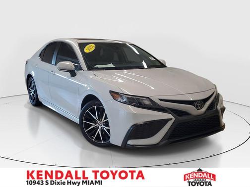 Ice 2022 Toyota Camry SE