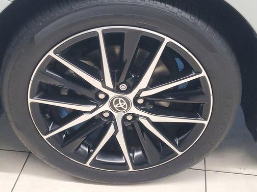 Ice 2022 Toyota Camry SE