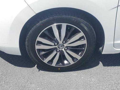 White Orchid Pearl 2016 Honda Fit EX