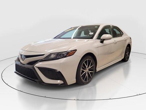 Ice 2024 Toyota Camry SE