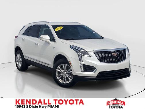 Crystal White Tri-Coat 2023 Cadillac XT5 Luxury