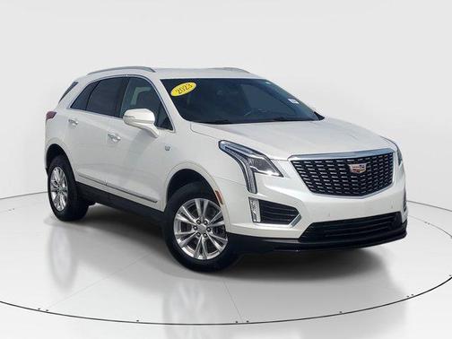 Crystal White Tri-Coat 2023 Cadillac XT5 Luxury