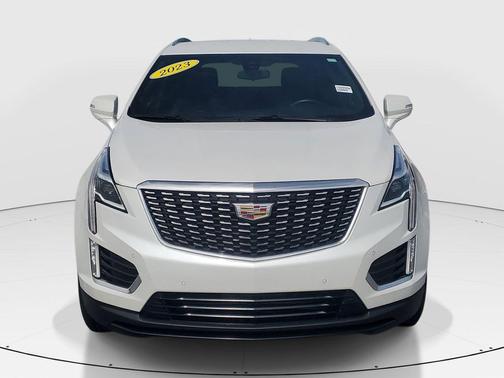 Crystal White Tri-Coat 2023 Cadillac XT5 Luxury