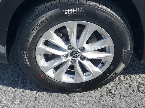 2022 Toyota Corolla Cross LE