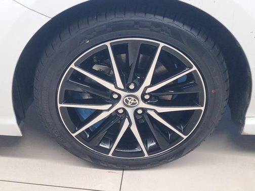 Ice 2024 Toyota Camry SE