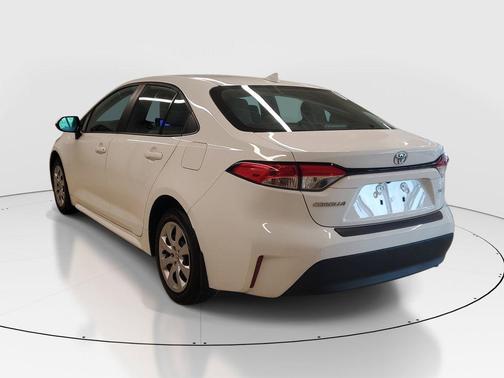 Ice 2023 Toyota Corolla LE