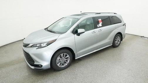 2025 Toyota Sienna XLE