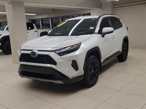 2024 Toyota RAV4 Hybrid SE