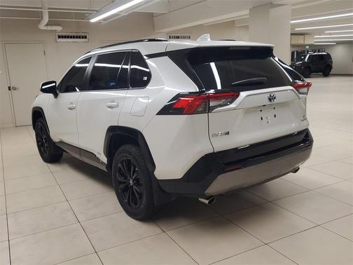 2024 Toyota RAV4 Hybrid SE