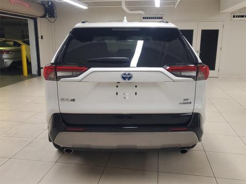 2024 Toyota RAV4 Hybrid SE