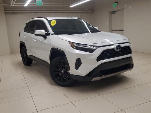2024 Toyota RAV4 Hybrid SE