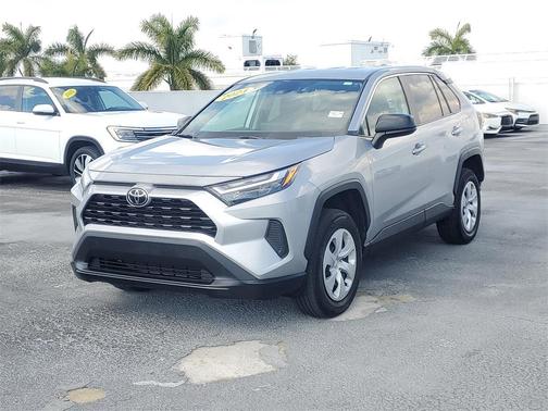 2024 Toyota RAV4 LE