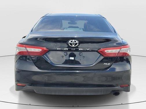 Midnight Black Metallic 2018 Toyota Camry XLE