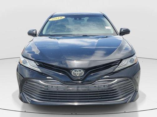 Midnight Black Metallic 2018 Toyota Camry XLE