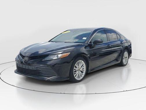 Midnight Black Metallic 2018 Toyota Camry XLE