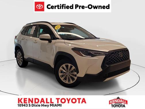 Pearl 2024 Toyota Corolla Cross LE