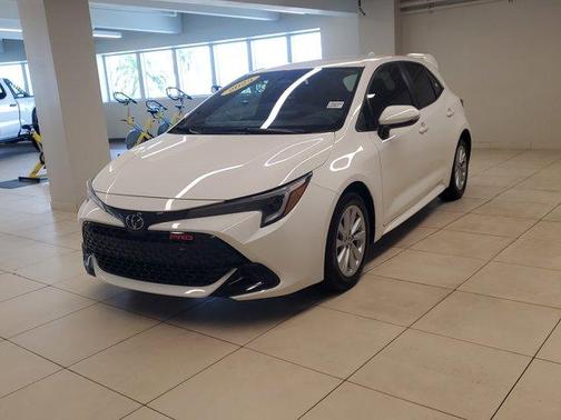 2025 Toyota Corolla Hatchback SE