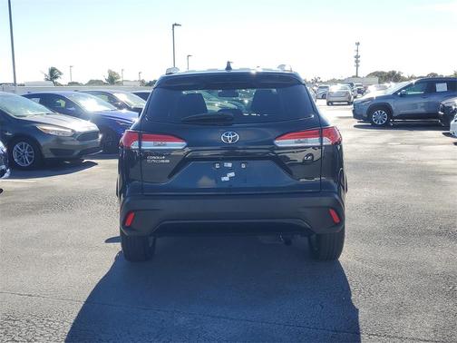 2022 Toyota Corolla Cross LE