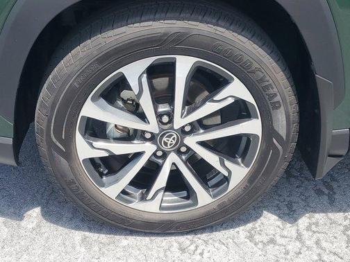 2024 Toyota Corolla Cross XLE