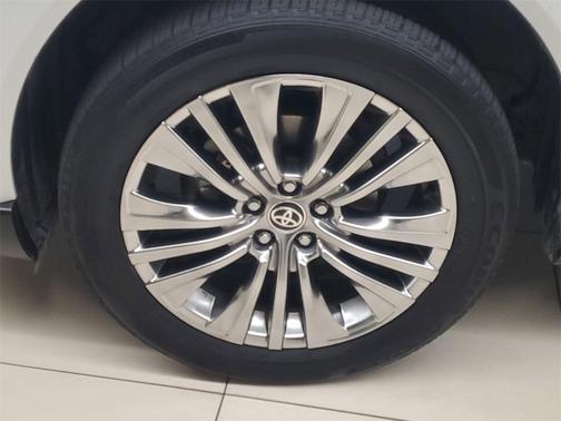 2023 Toyota Venza XLE