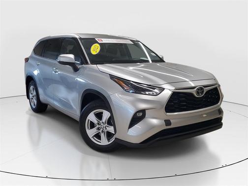 2022 Toyota Highlander LE