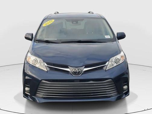 2019 Toyota Sienna XLE Premium