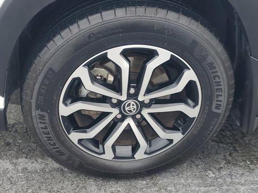 2024 Toyota Corolla Cross Hybrid SE