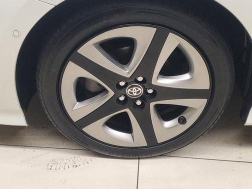 2019 Toyota Prius L