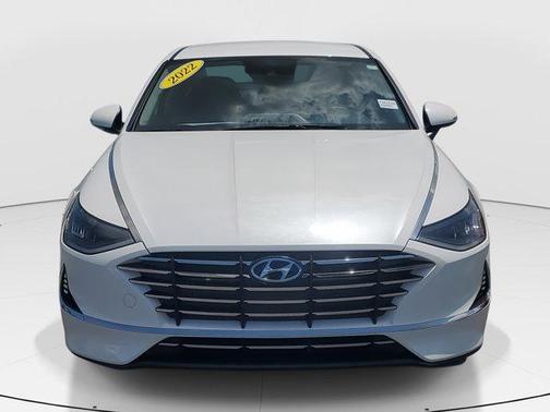 2022 Hyundai SONATA SE