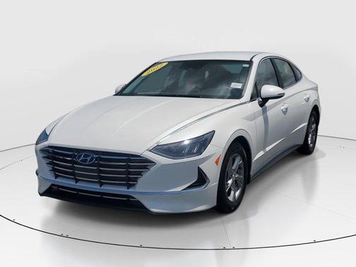 2022 Hyundai SONATA SE