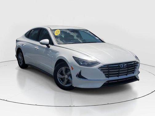 2022 Hyundai SONATA SE