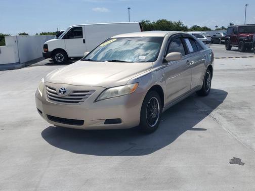 Beige 2007 Toyota Camry LE
