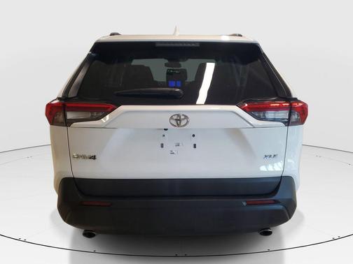 Ice 2023 Toyota RAV4 XLE