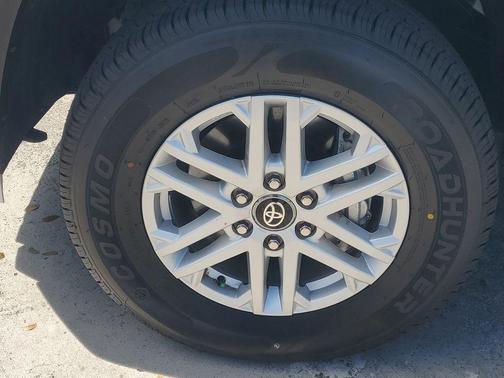 Ice 2025 Toyota Tundra SR5