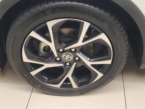 2021 Toyota C-HR XLE