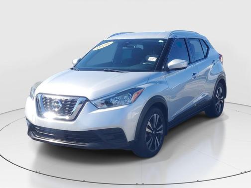 Brilliant Silver 2020 Nissan Kicks SV