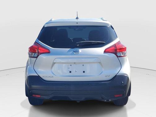 Brilliant Silver 2020 Nissan Kicks SV