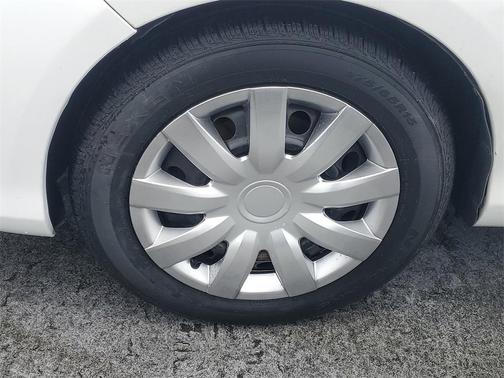 2012 Toyota Yaris LE