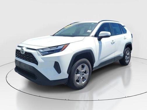 Ice 2023 Toyota RAV4 XLE