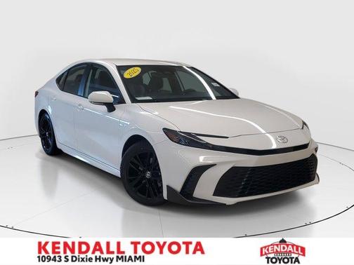 2025 Toyota Camry SE