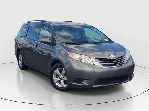 2015 Toyota Sienna LE