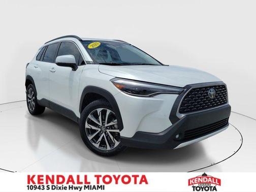 Pearl 2023 Toyota Corolla Cross XLE
