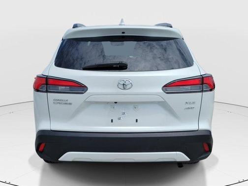 Pearl 2023 Toyota Corolla Cross XLE