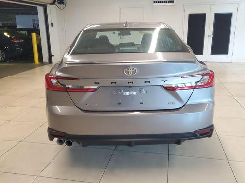 Metal 2025 Toyota Camry SE