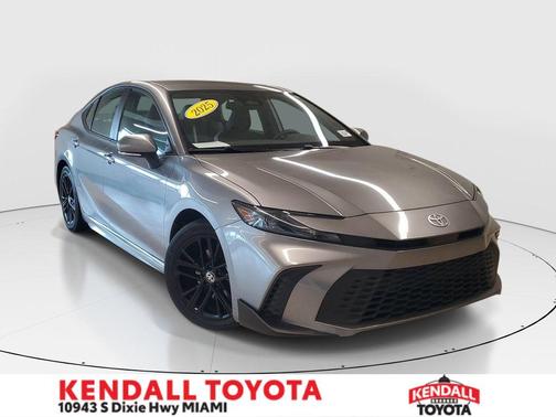 Metal 2025 Toyota Camry SE
