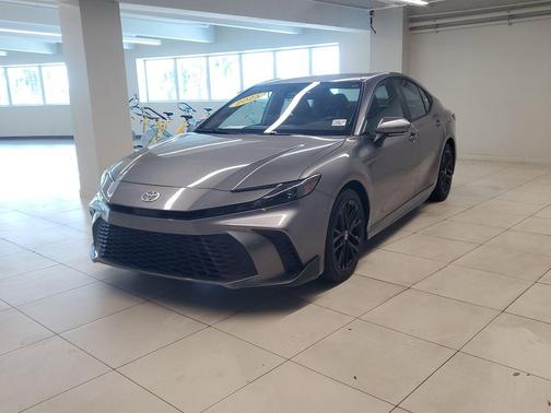 Metal 2025 Toyota Camry SE
