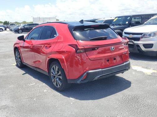 Red Line 2023 Lexus UX 250h F SPORT Handling