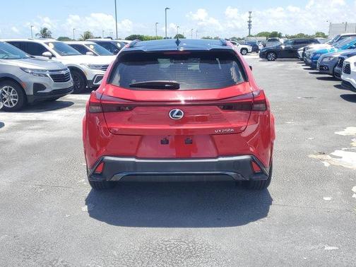Red Line 2023 Lexus UX 250h F SPORT Handling